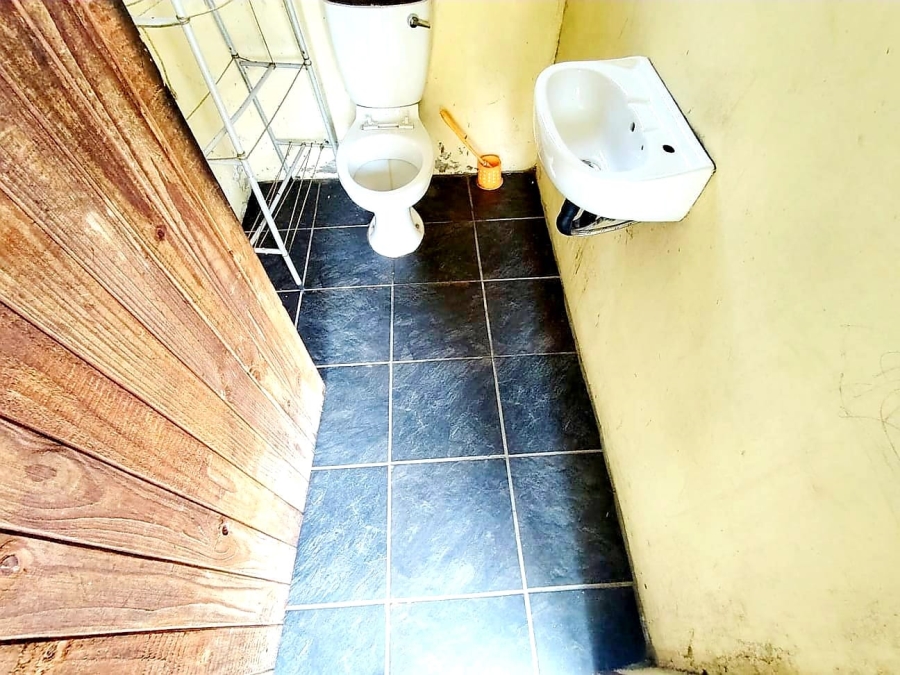 Commercial Property for Sale in Southernwood Eastern Cape